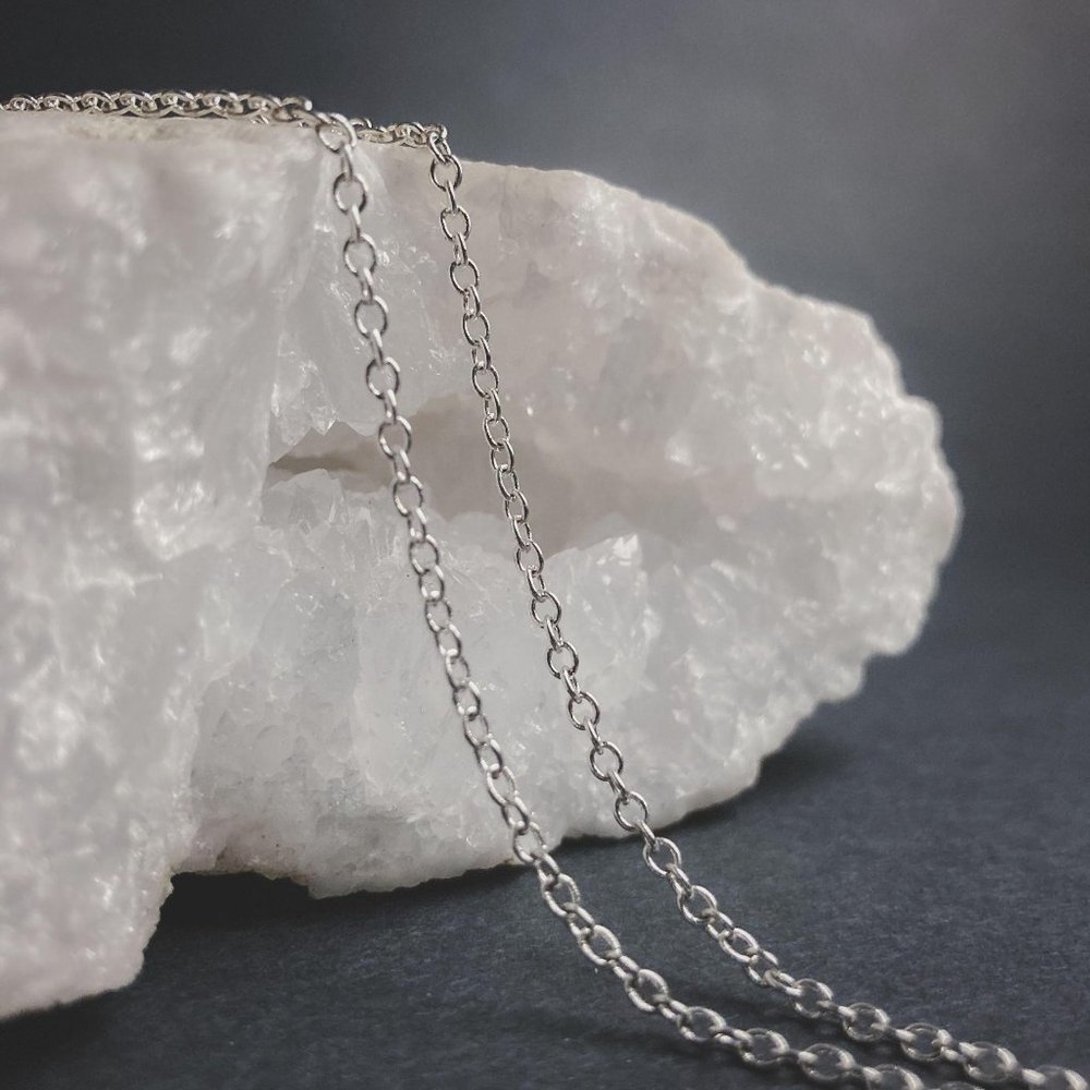 Avon Valentine's Cutout Heart Charm Chain Necklace - Picture 4 of 6